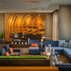 Отель Courtyard By Marriott Airport